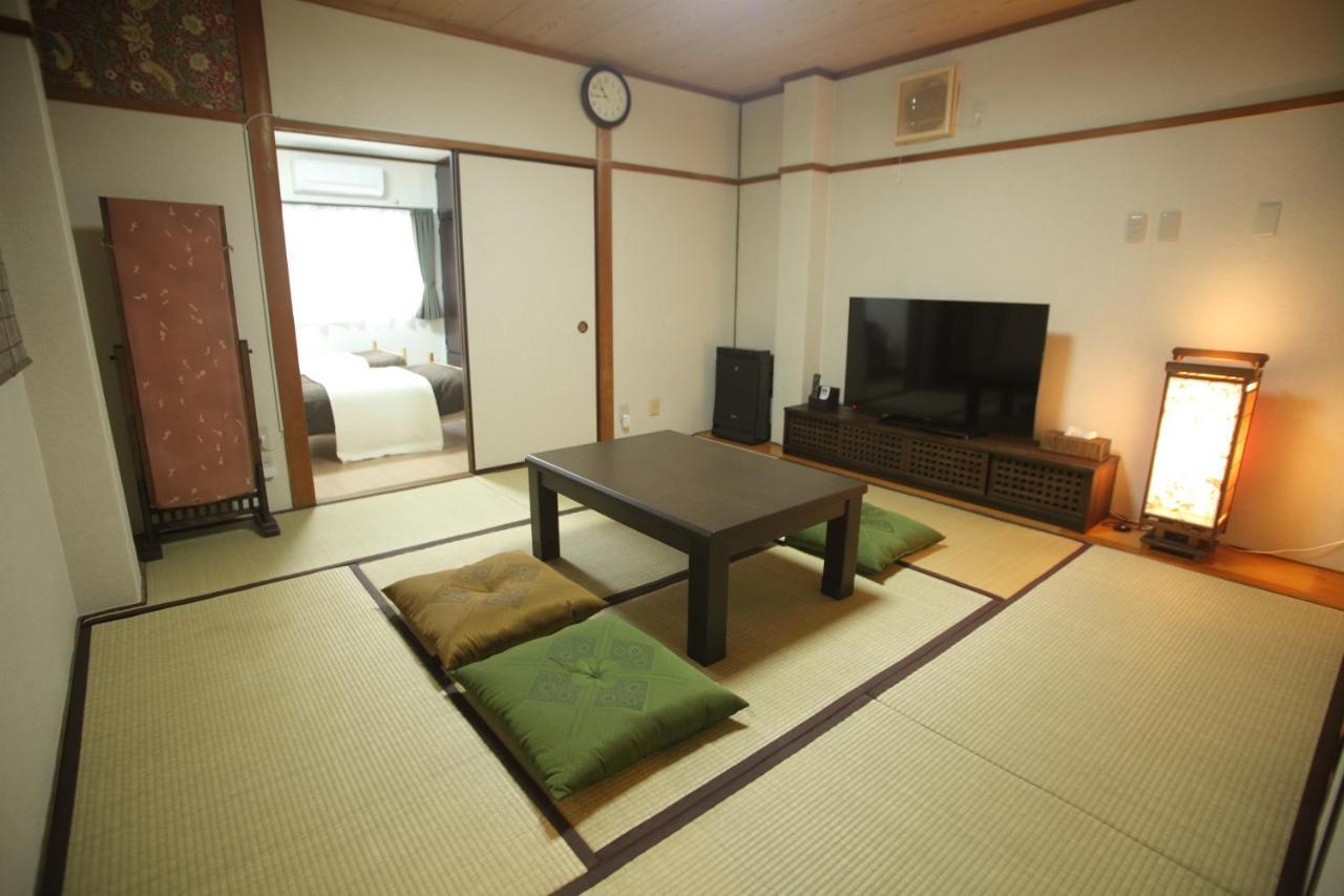 Guest House Futaba Osaka Buitenkant foto